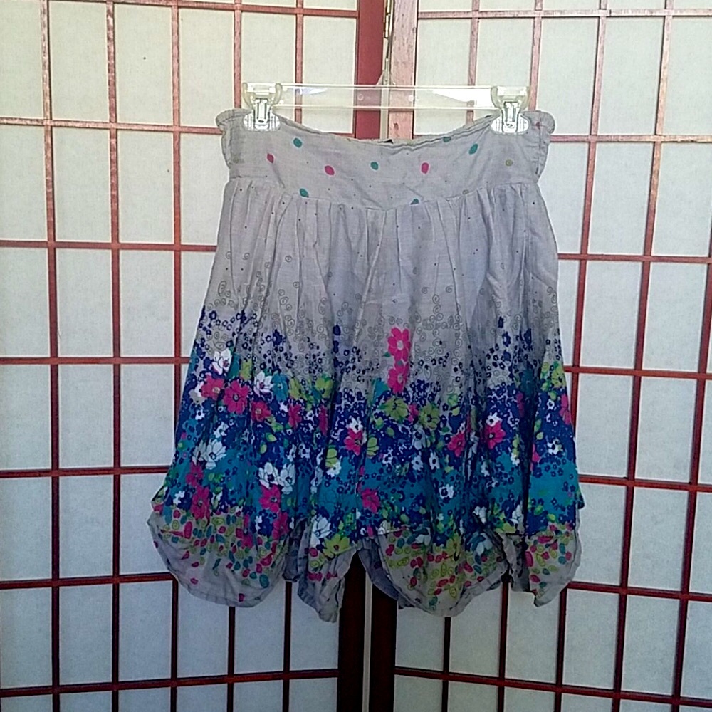 Atmosphere Gray skirt with flowers. UK size 8.
